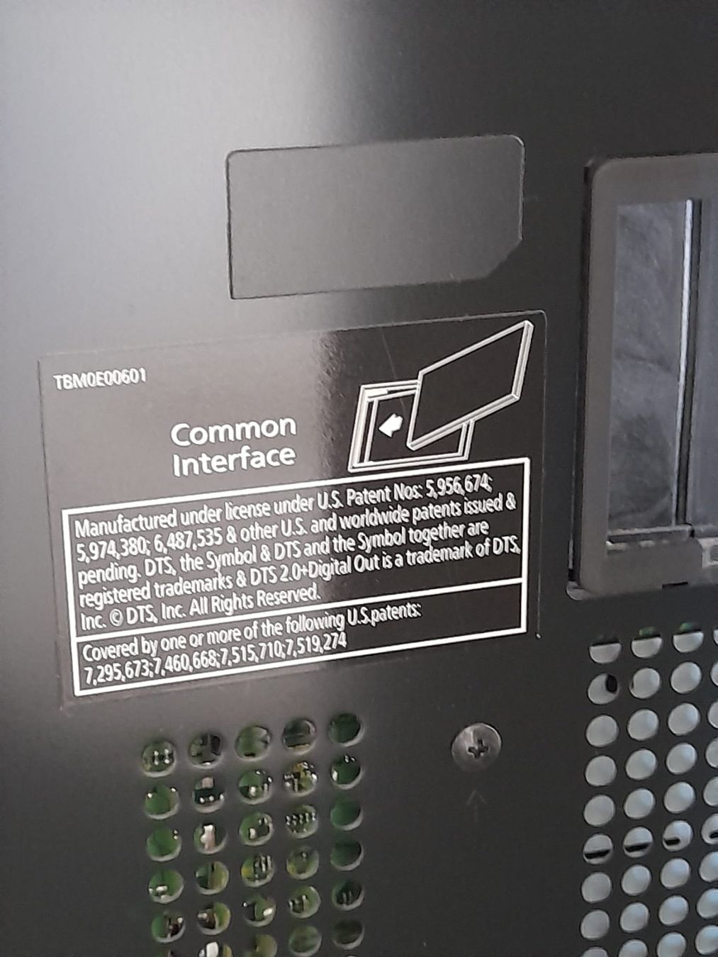 Panasonic Fernseher: 37" Panasonic LCD Viera TV - TX-L37ETF52 – Gebraucht aus Zuerich von Mykid 2
