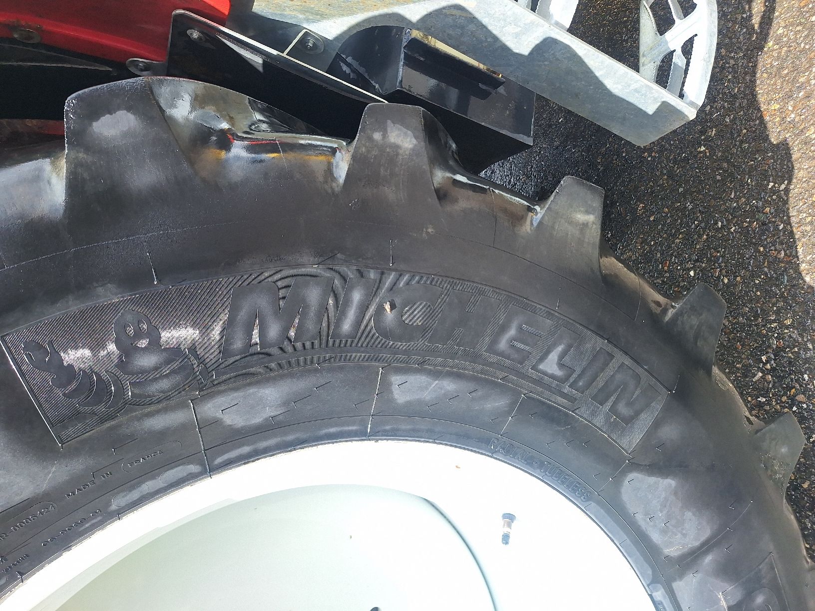 Trattori: 1 Michelin 600/65 R34 ca.60% Profil – Usato da Hildisrieden venduto da Aschenboedel 4