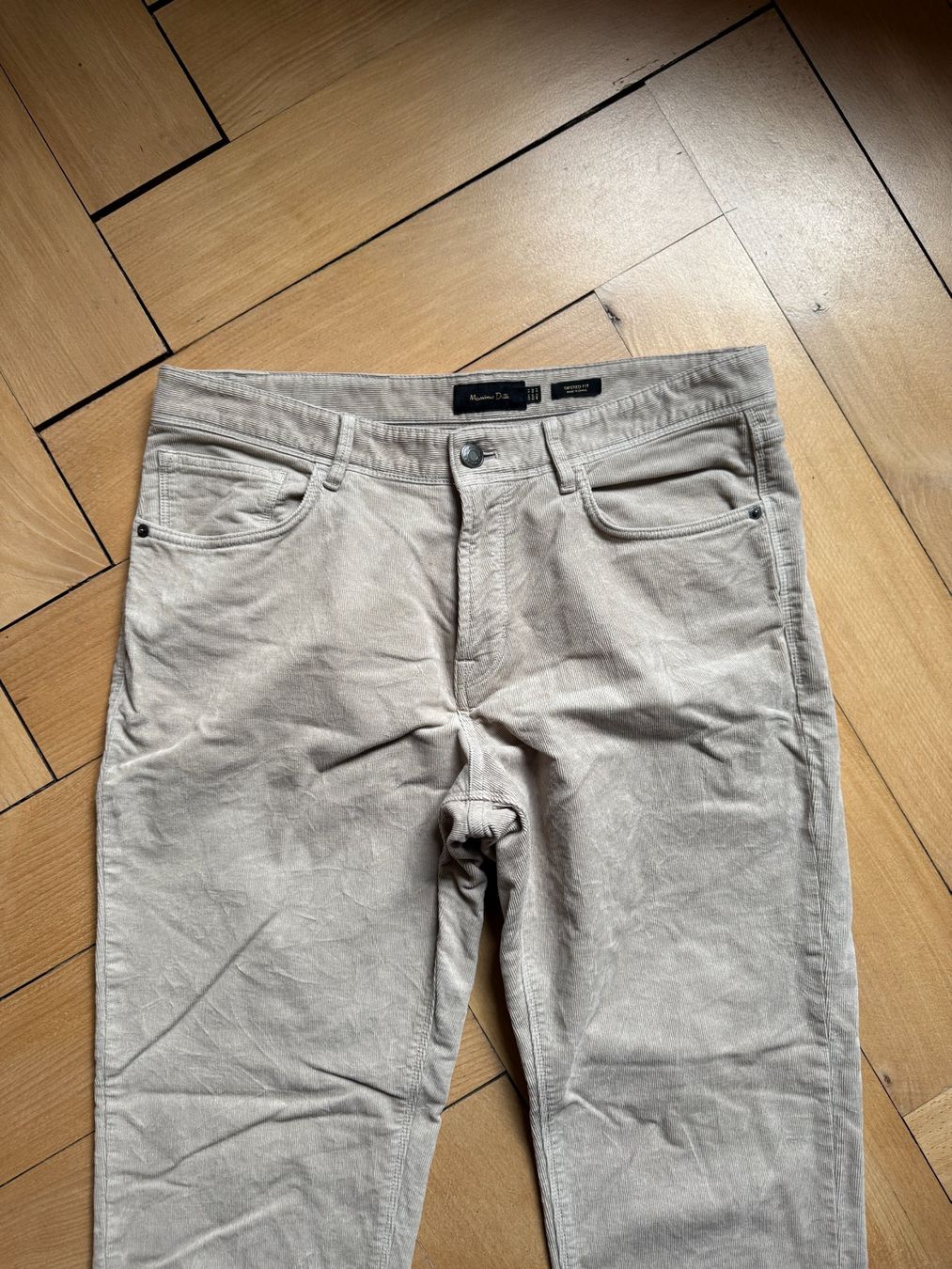 Massimo Dutti Hosen: MASSIMO DUTTI - Tapered Cordhose beige M – Gebraucht aus Zürich von Diazaio 1