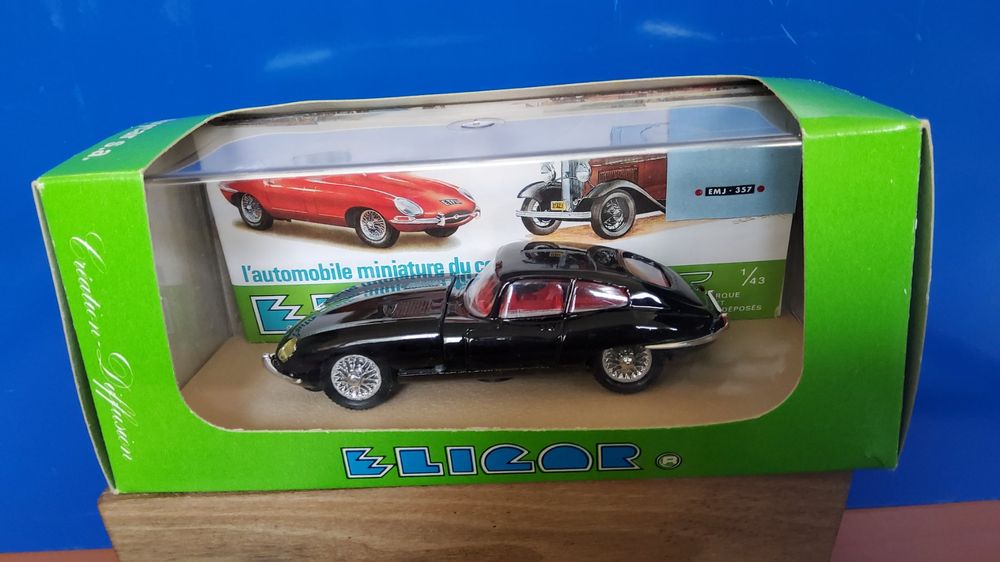 Bburago - Echelle 1/18 - Jaguar E-Type Coupé Rouge