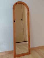 Spiegel mit Holzrahmen