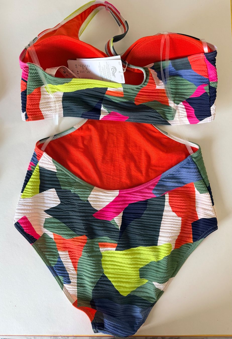 Triumph Costumi da bagno & Bikini: TRIUMPH, Badekleid SUMMER EXPRESSION, Grösse 42D, Mehrfarbig – Nuovo e nell'imballaggio originale da Rudolfstetten venduto da gst_g7xl 3
