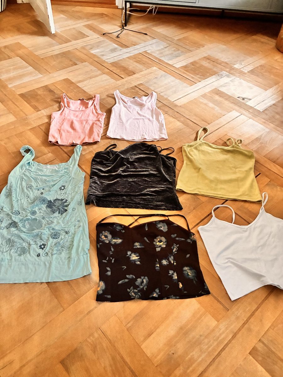 Top: 7 ladies tank tops – Usato da Zürich venduto da mesmainc
