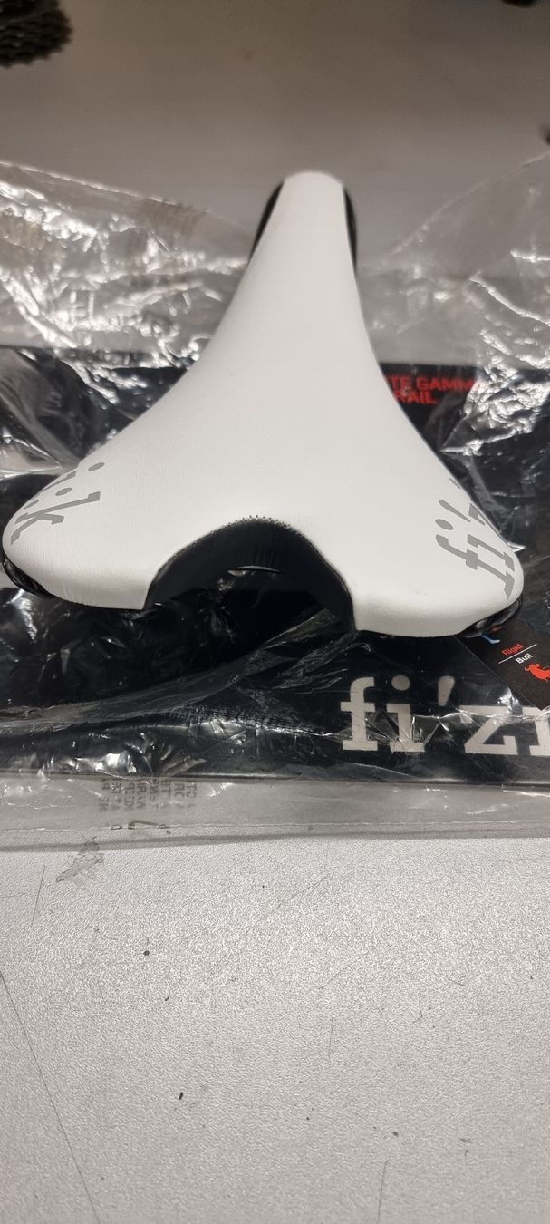 Fizik Ersatzteile: Fizik Aliante Sattel - Neu – Neu (gemäss Beschreibung) aus Seon von Stibinio 4