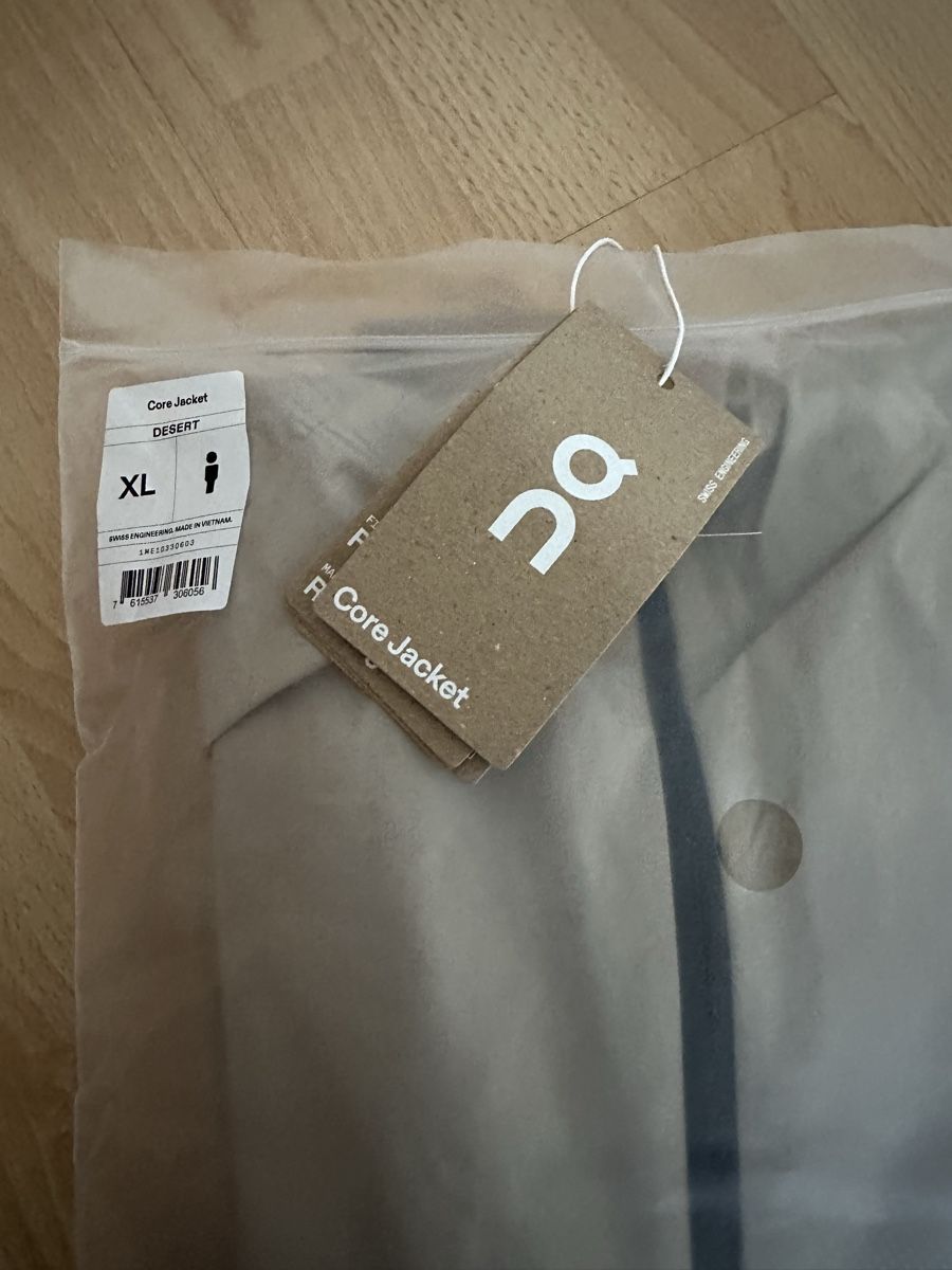 Jacken: ON Jacke Core – Neu und originalverpackt aus Chur von Sim7000 3