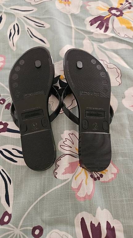 Scarpe per ragazzi: Sandales enfant NEUF – Usato da Genève venduto da sab_7qj7 2