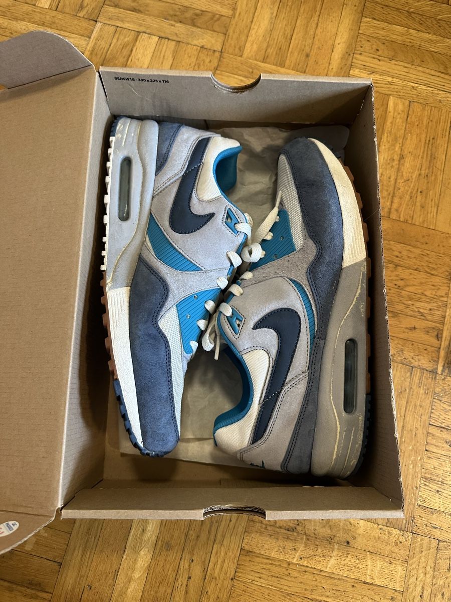 Chaussures hommes: Nike Air Max Light Easter Pack US11 – D'occasion à Zürich par admiraljh