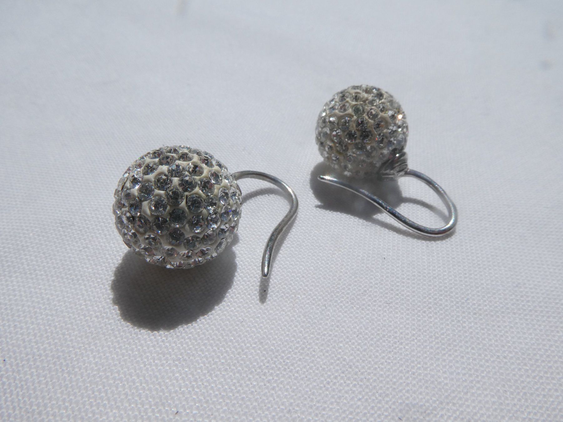 Ohrringe & -stecker: Ohrhänger mit kleinen Strasssteinchen, Modeschmuck – Gebraucht aus Gattikon von kaandooh 1
