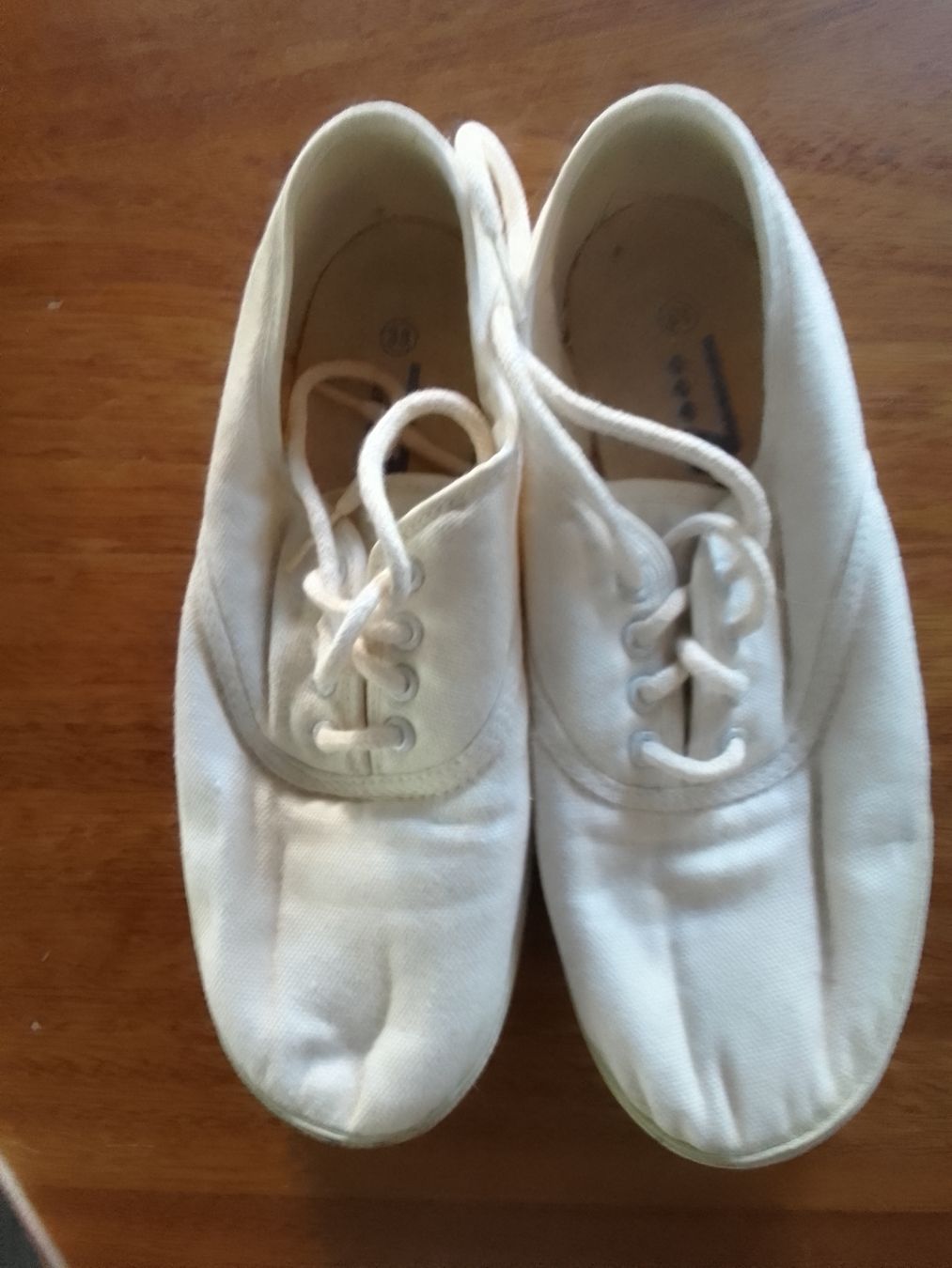 Scarpe da uomo: 3 Paar Schuhe Grösse 38 – Usato da Ebmatingen venduto da swiss.canadian 2