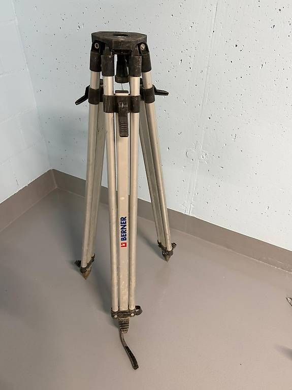 Misurare: Laser-Nivelier-Stativ – Usato da Büsserach venduto da ooe_q2yl 1