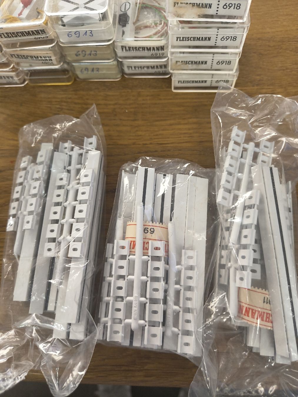Fleischmann Modelleisenbahnen: Fleischmann Stellpult-Teile-Konvolut – Neu und originalverpackt aus Wangs von mobacom 1