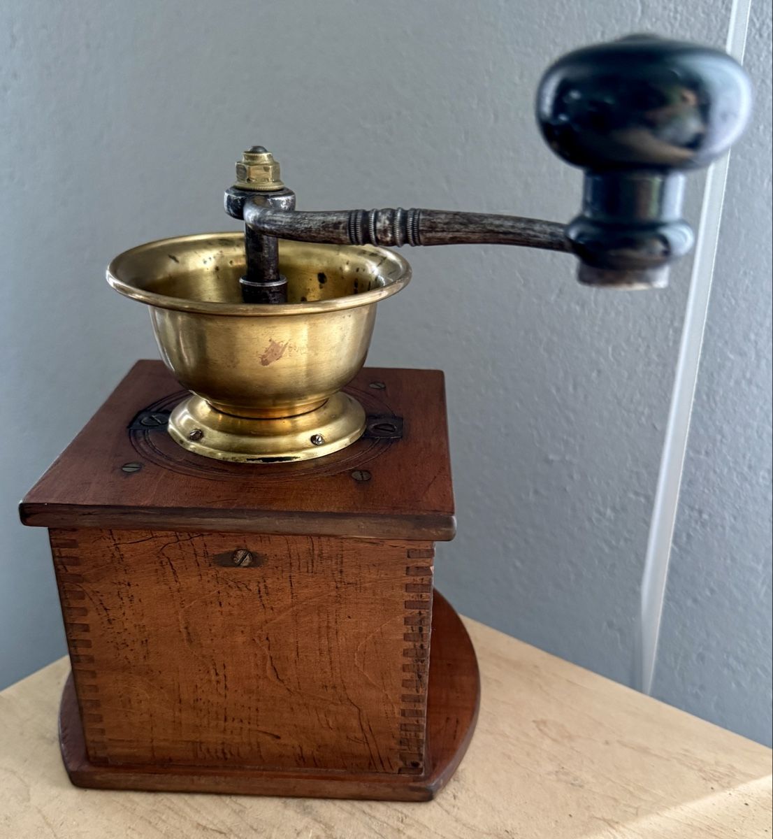 Appareils de cuisine: Schöne antike Kaffeemühle – D'occasion à Rothrist par Luckywinner 8
