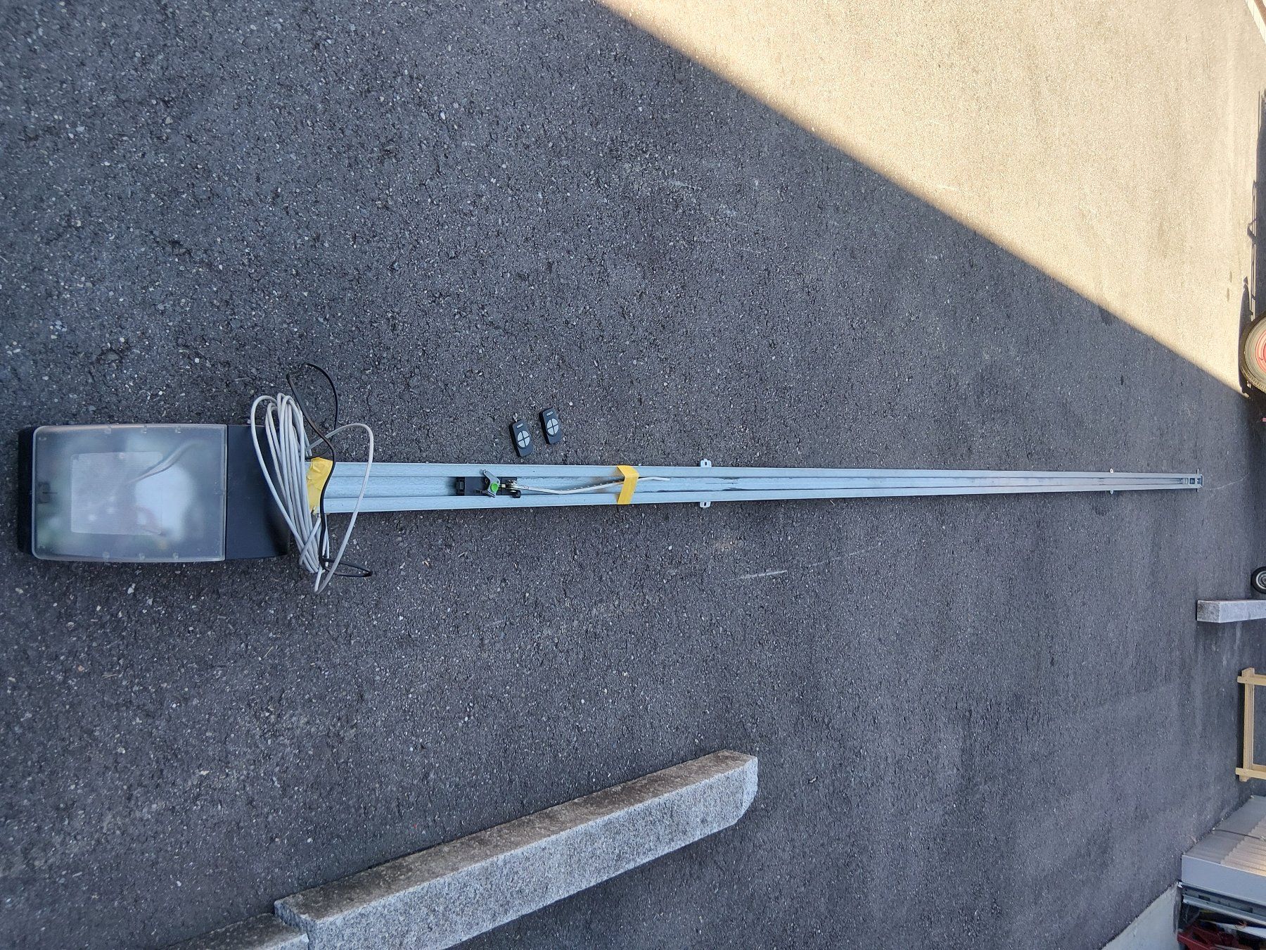 Berner Torantriebe Autre matériel électrique: Automatischer Garagen Tor Öffner, Torantrieb – D'occasion à Gamprin par philipp33 4