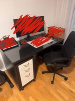 Bürotisch und bürostuhl mit rollendem Schubladenschranl