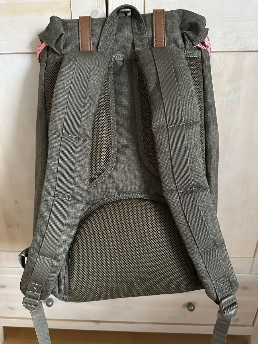 Herschel Zaini: Herschel Rucksack in Olivgrün – Usato da Niederteufen venduto da nana65 1