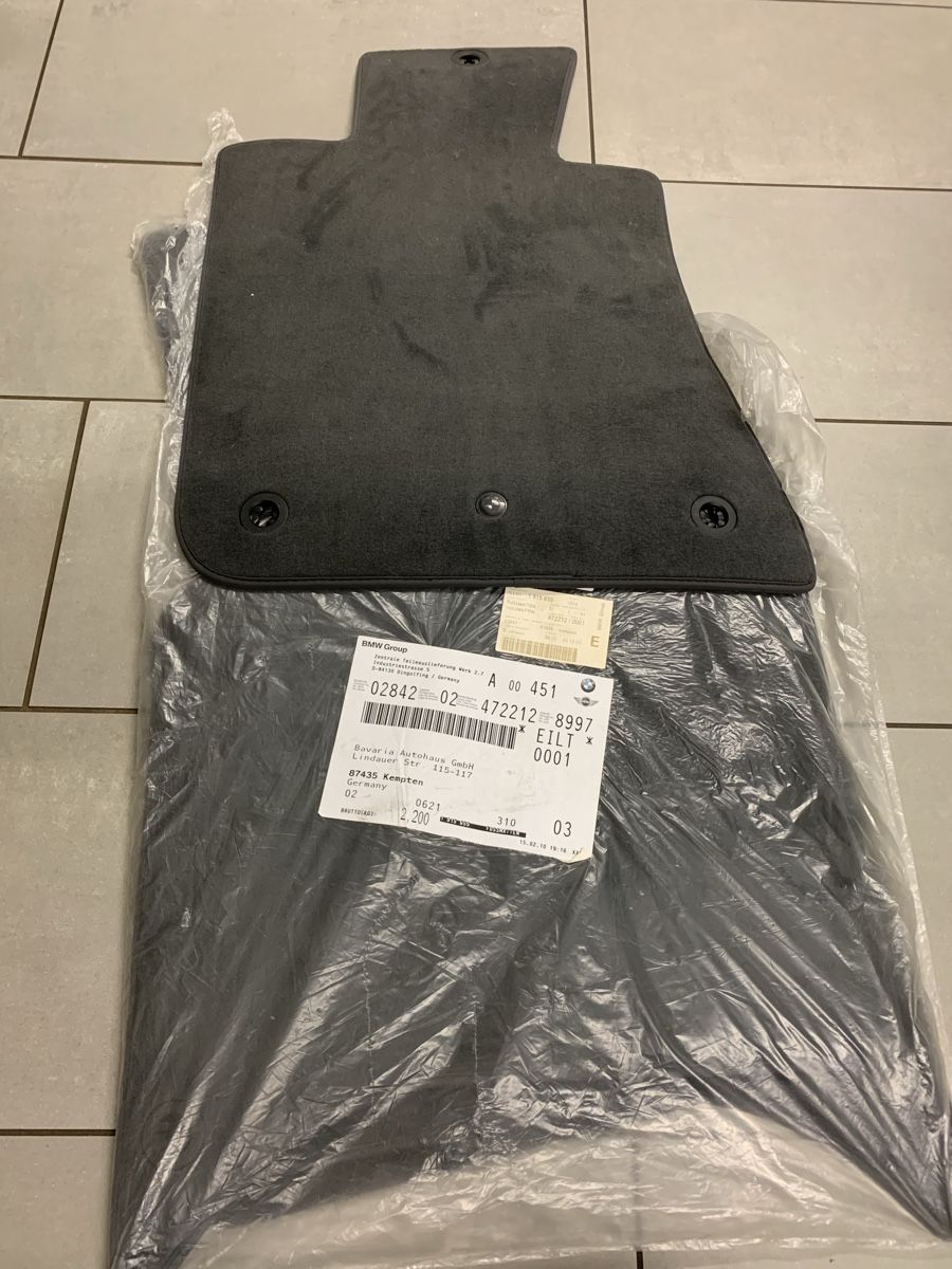 BMW Teppiche / Matten: BMW 5er E28 Original Velour Teppichmattensatz 4Stk – Neu und originalverpackt aus Hallwil von Larsh 2