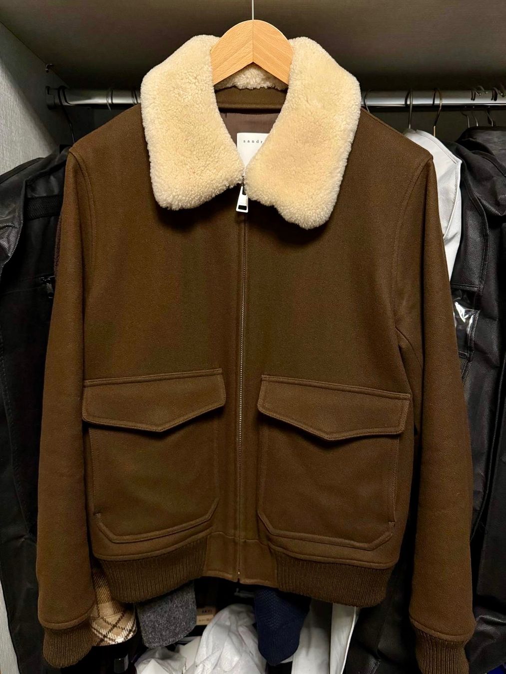 Sandro Giacche: Sandro Aviator Jacket Vest Shearling Wool and Cashmere SizeM – Nuovo e nell'imballaggio originale da Mont-sur-Lausanne venduto da jolieresale