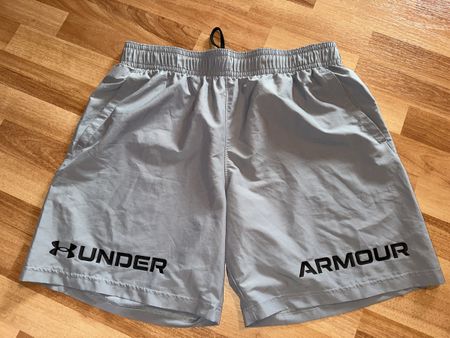Under Armour Shorts, Herren Gr. XL, Grau, 