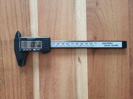 Digitale Schieblehre Kunststoff 0-150mm mm/inch