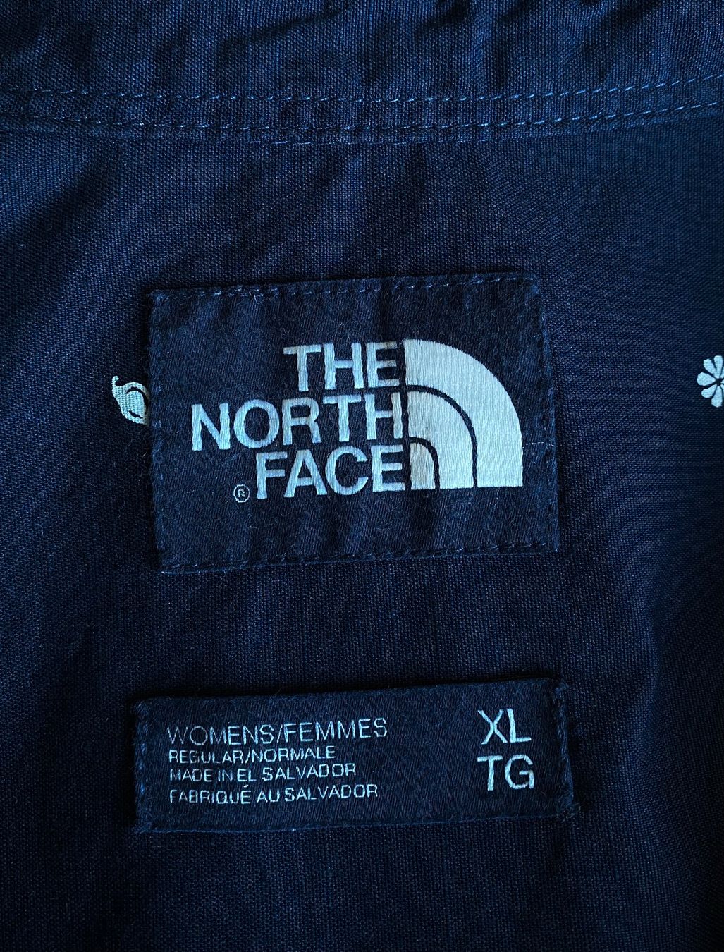 North Face Camicette: The North Face Bluse aus Baumwolle Grösse XL – Usato da Oberwil BL venduto da Leni-Mischi 3