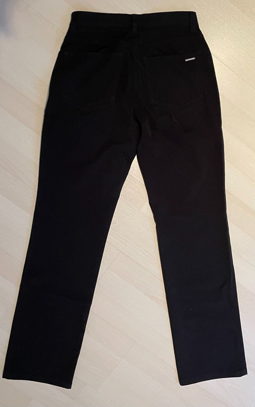Pantaloni: Brax Golfhose Damen Gr. 36 schwarz – Usato da Schindellegi venduto da Moom1402 1