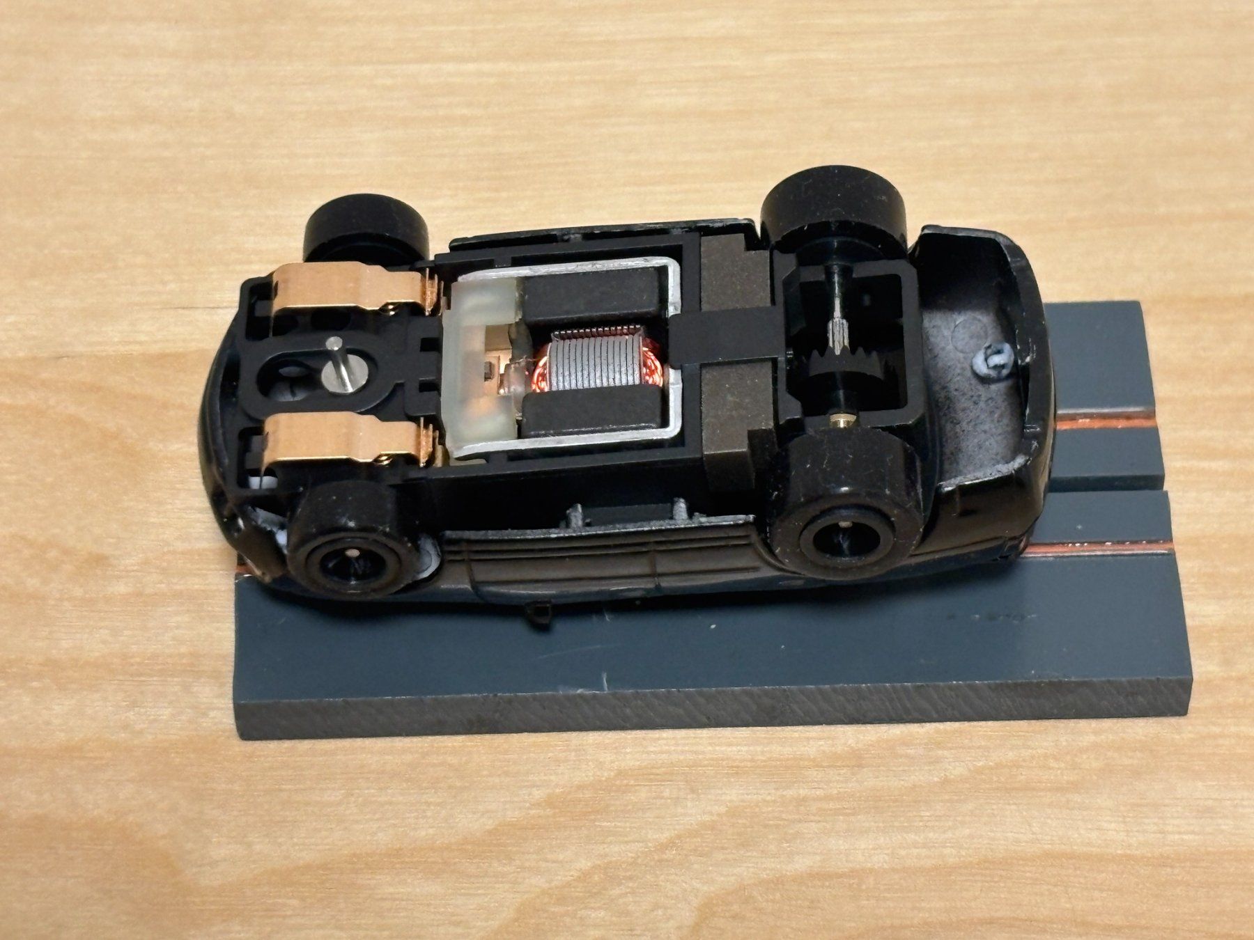 Tomy Piste: Auto World Dodge Challenger schwarz mit BDR Chassis – Nuovo (secondo la descrizione) da Bülach venduto da h0slotch 8