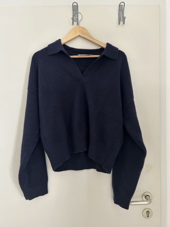 Dunkelblauer Strickpullover, Grösse M