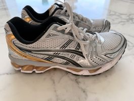 Asics Gel-Kayano 16 Laufschuhe, Grösse 42, Top Zustand!