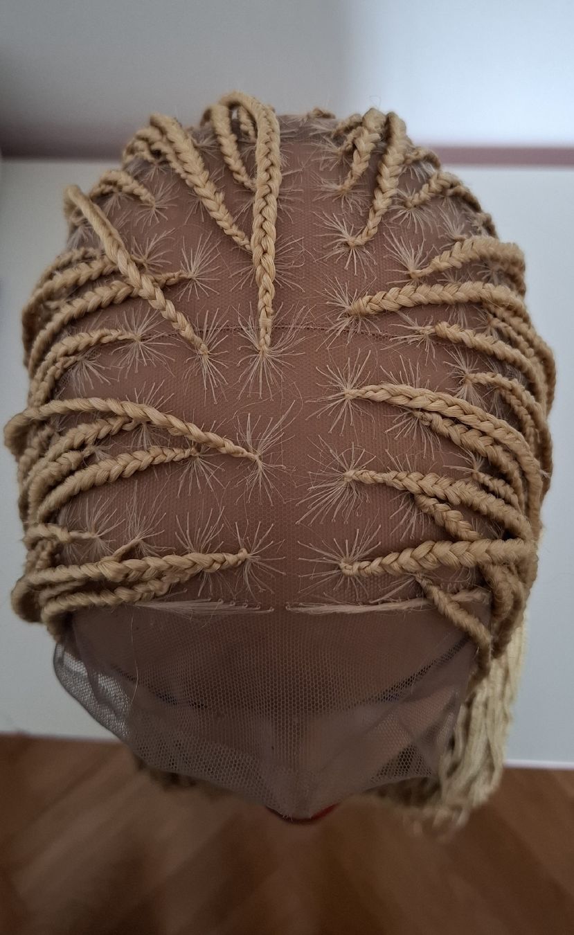 Parrucche: Blonde Braided Wig | Trendy Style | Lace Front – Nuovo (secondo la descrizione) da Lausanne venduto da usa_xd5k 3
