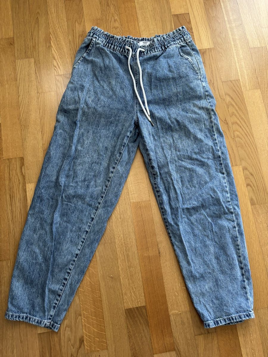 Bershka Jeans: Jeans von Bershka Grösse L – Usato da Brugg AG venduto da ann_stf7