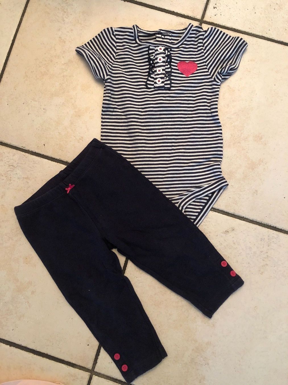 Carter's Lotti & Set di vestiti: Süsses Carters Set Gr 80 – Usato da Obergerlafingen venduto da cabo4