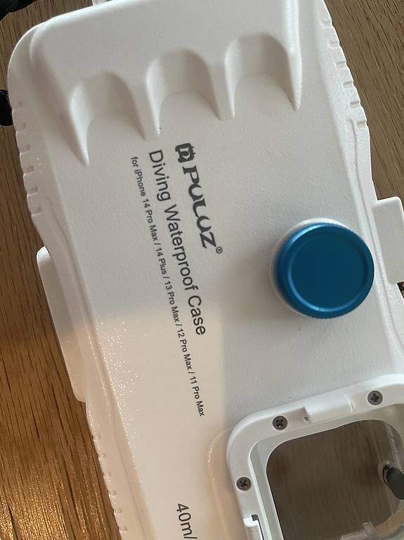 Lampen & Fotografie: Unterwasser Iphone Hülle / Waterproof Case – Gebraucht aus Münchenstein von NinaK9601 2