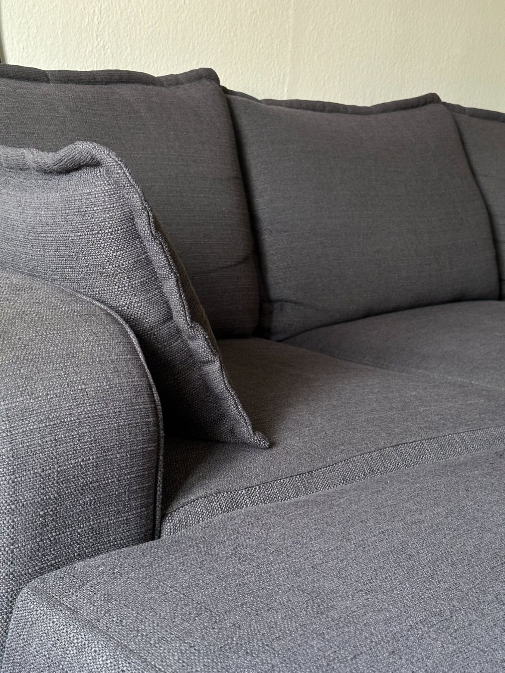 Divani: Modernes Sofa, dunkelgrau, guter Zustand – Usato da Luzern venduto da alexanderbolgov 3