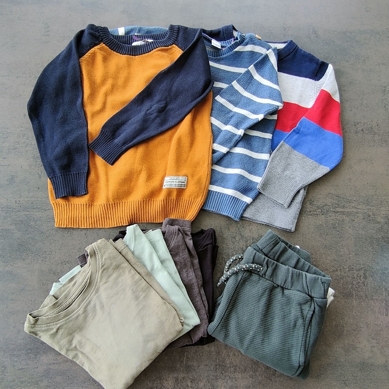 Lotti & Set di vestiti: Kleiderpaket, langarm, Gr. 92 – Usato da Aesch ZH venduto da TaniTomy