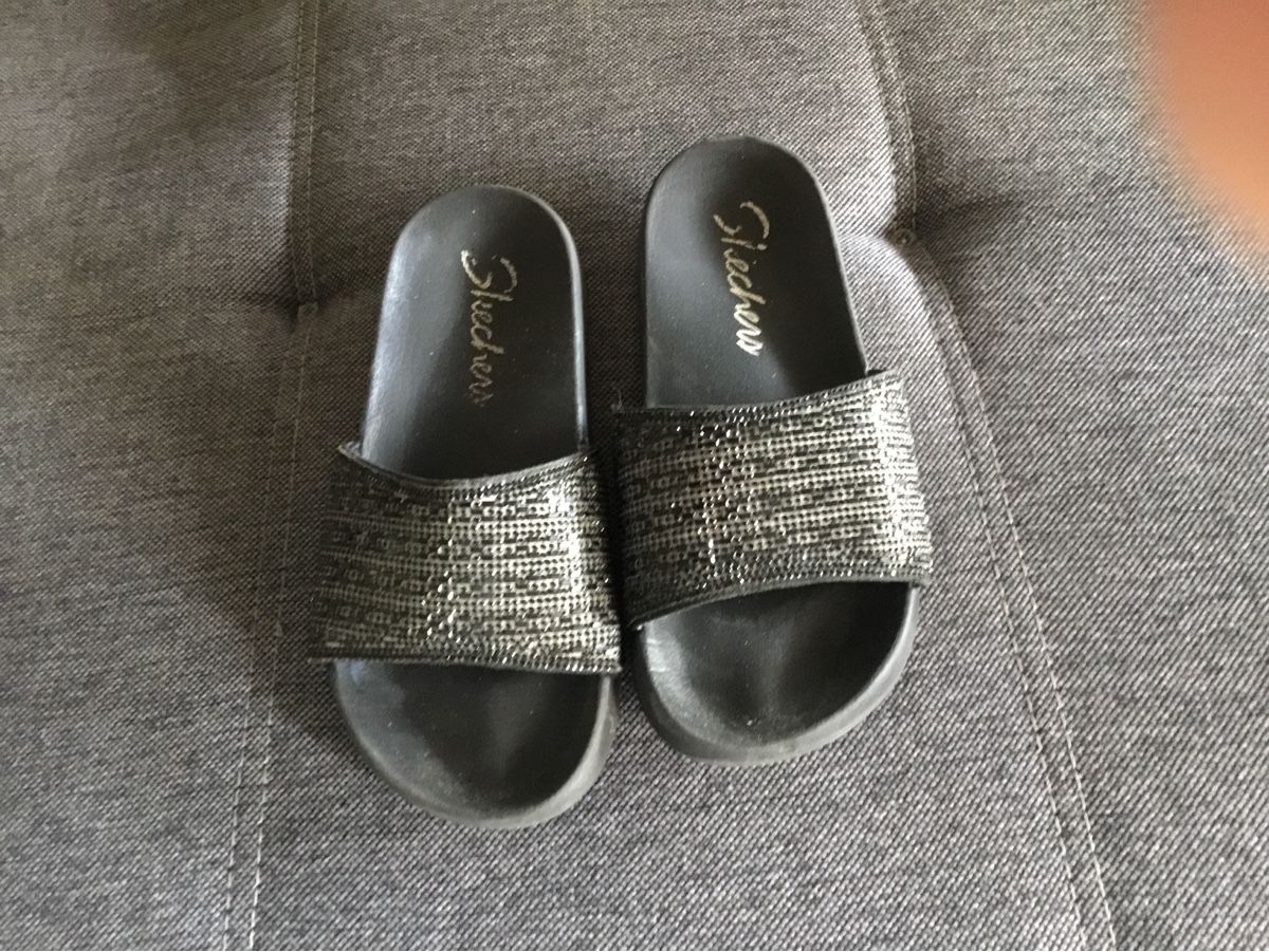 Damenschuhe: skechers Badelatschen Gr 39 – Gebraucht aus Endingen von Warlock