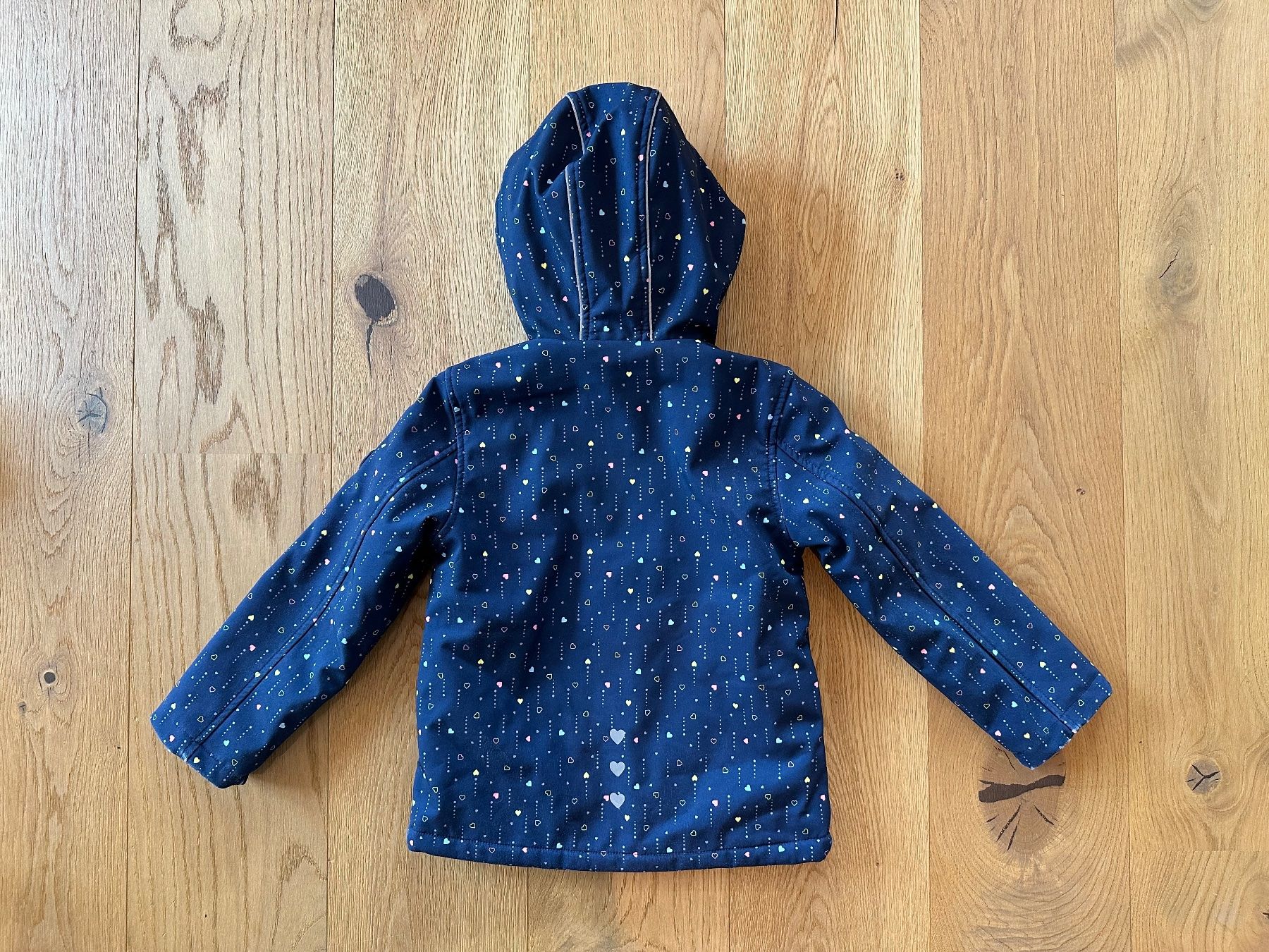 C&A Giacche & Cappotti: Softshelljacke gefüttert in Gr. 122 – Usato da Staldenried venduto da Chleeblattji 1
