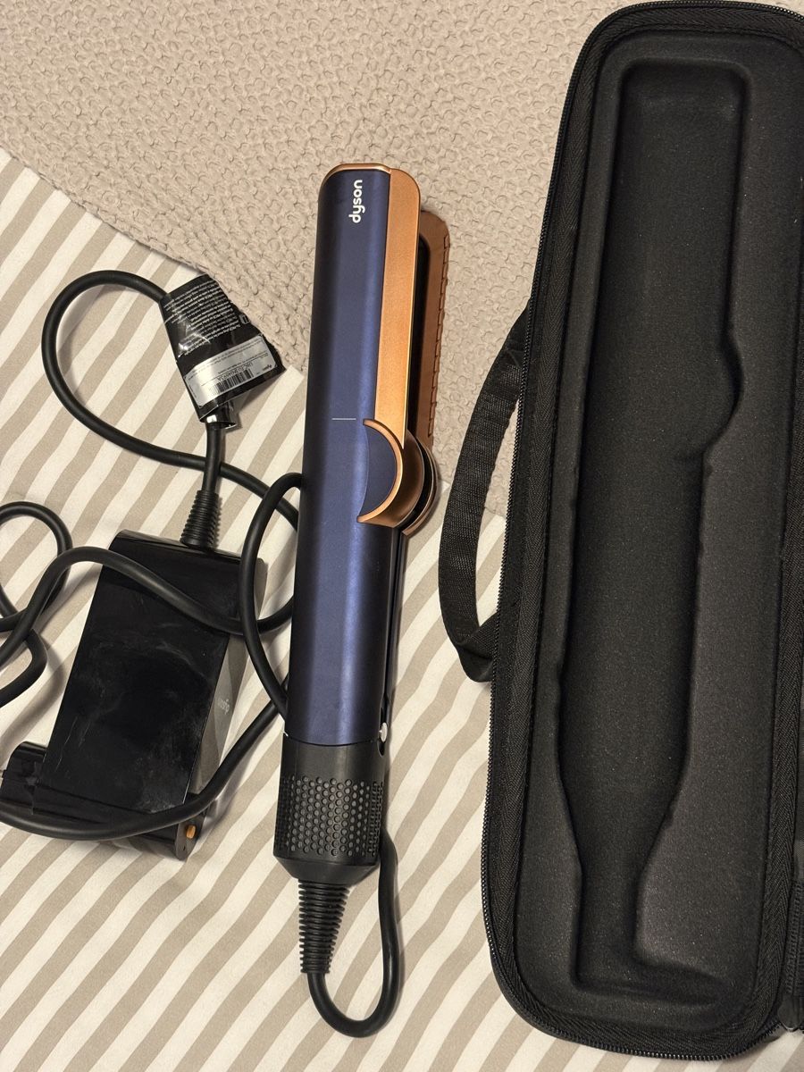 Dyson Asciugacapelli: Dyson Airstrait – Usato da Feusisberg venduto da DieJenny53 2
