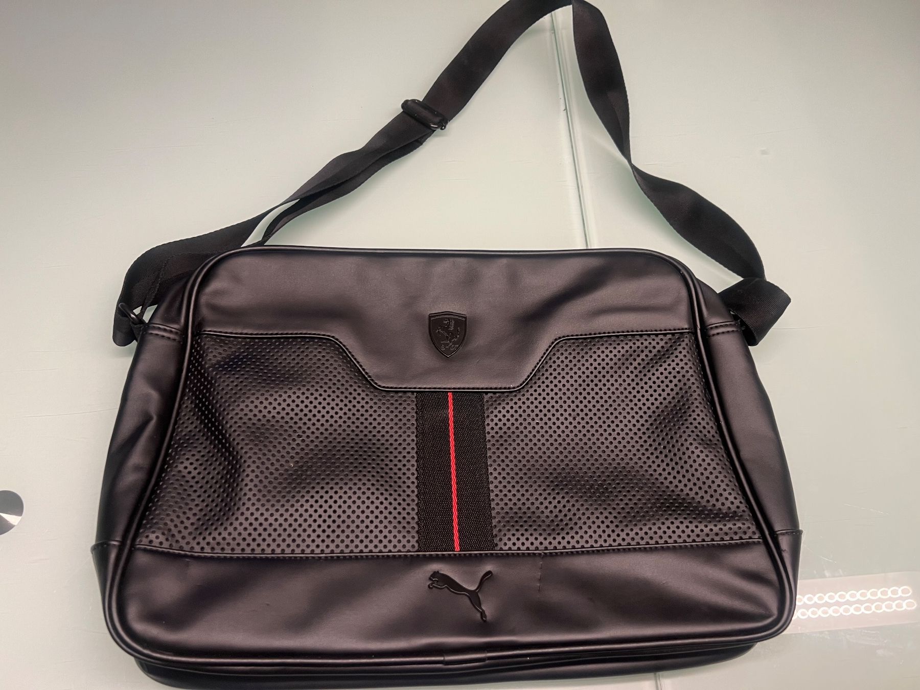 Puma Borse: Puma Ferrari Computer Bag – Usato da Näfels venduto da ale_c9qn