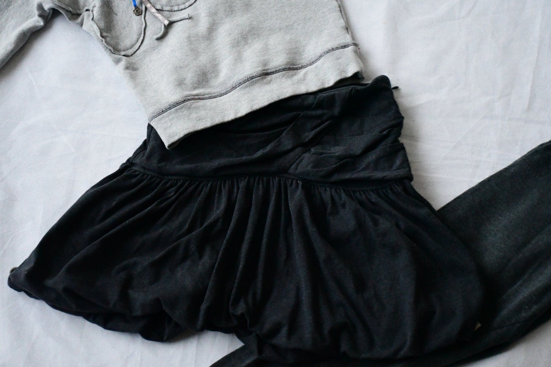Lotti & Set di vestiti: Pullover Kiezeltje, Rock Jottum gr. 140 – Usato da Nuglar venduto da Korsika2 1