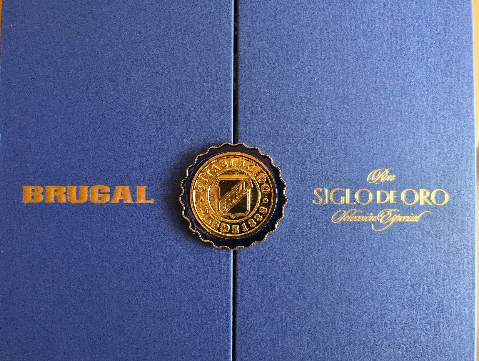 Brugal Bevande alcoliche: Brugal Siglo de Oro Rum, Sonderedition in Originalverpackug – Nuovo e nell'imballaggio originale da Waltenschwil venduto da Andy.Z01 8