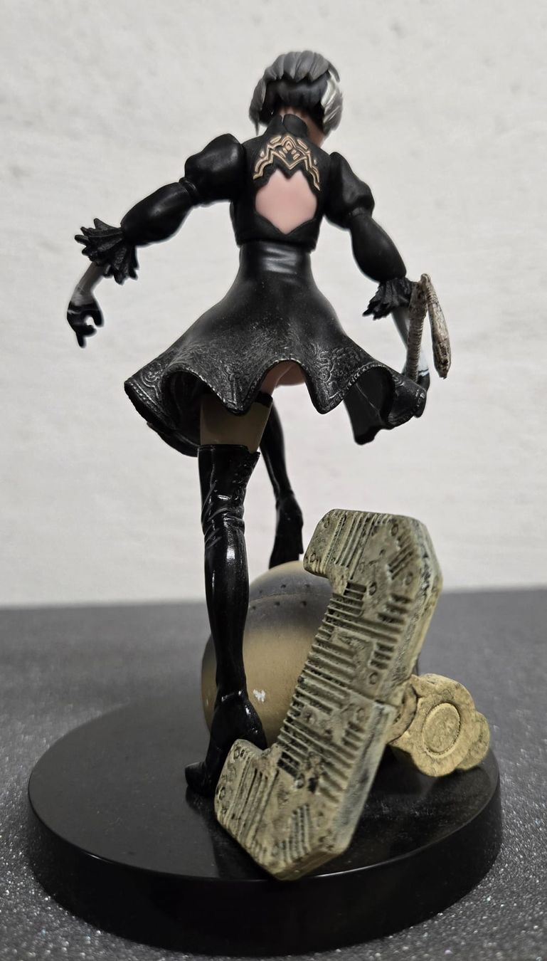 Statuette: Nier Automata Figur 2B mit Pod – Usato da Rheinsulz venduto da Dred 1