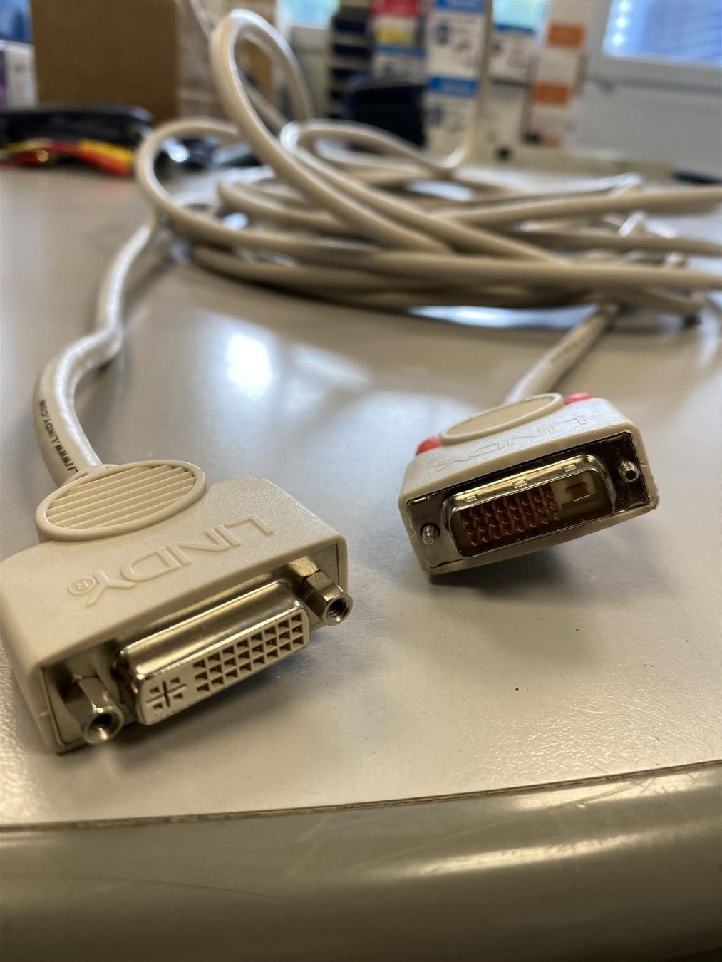 Cavi: DVI Kabel – Usato da Wängi venduto da Bmo 1