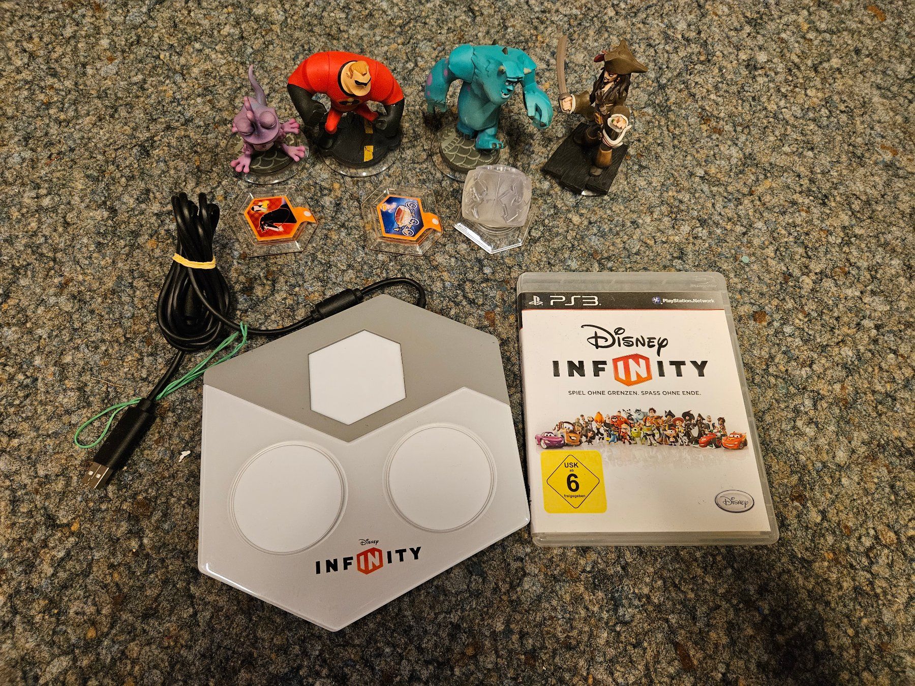 Sony Giochi: Disney Infinity Starter Set PS3 mit Figuren und Spiel – Usato da Hindelbank venduto da GameBoy1981