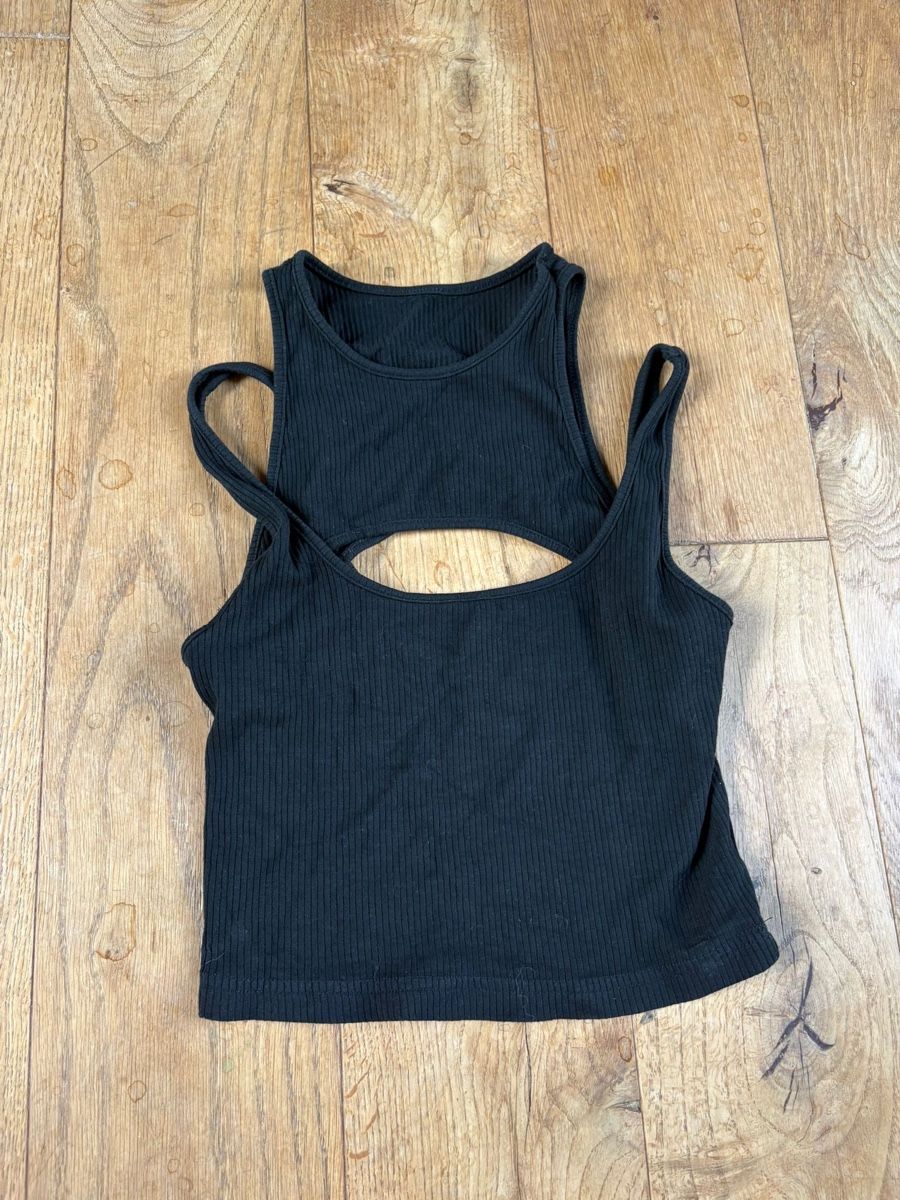 Shein Tops: Spezielles Damen Top schwarz Grösse S  – Gebraucht aus Frauenfeld von jae_vs6j 1