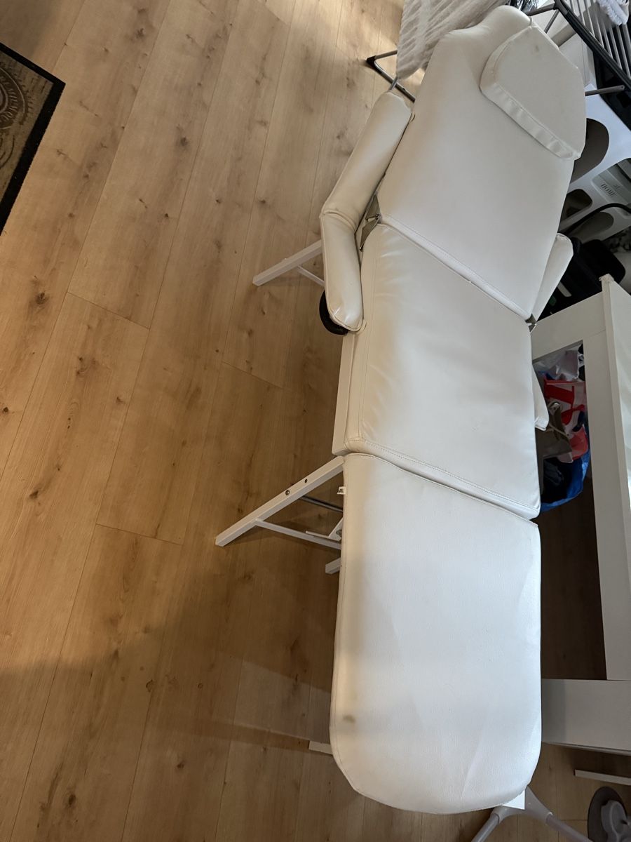Kosmetik-& Massageliegen: Massage / Kosmetik Liege – Gebraucht aus Schleitheim von ptksz 1