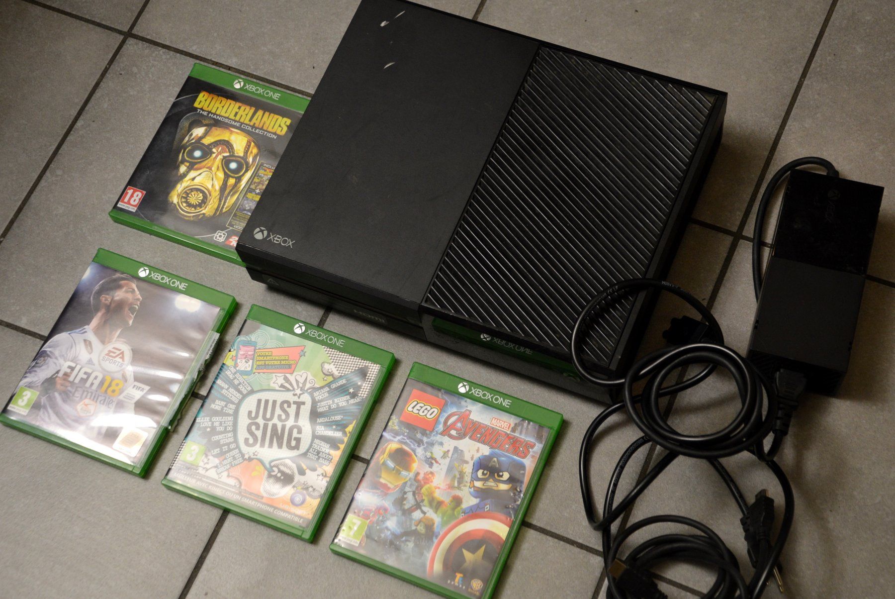 Microsoft Console: Xbox One 1540 1Tb HDD – Usato da Collonges venduto da arashee 1