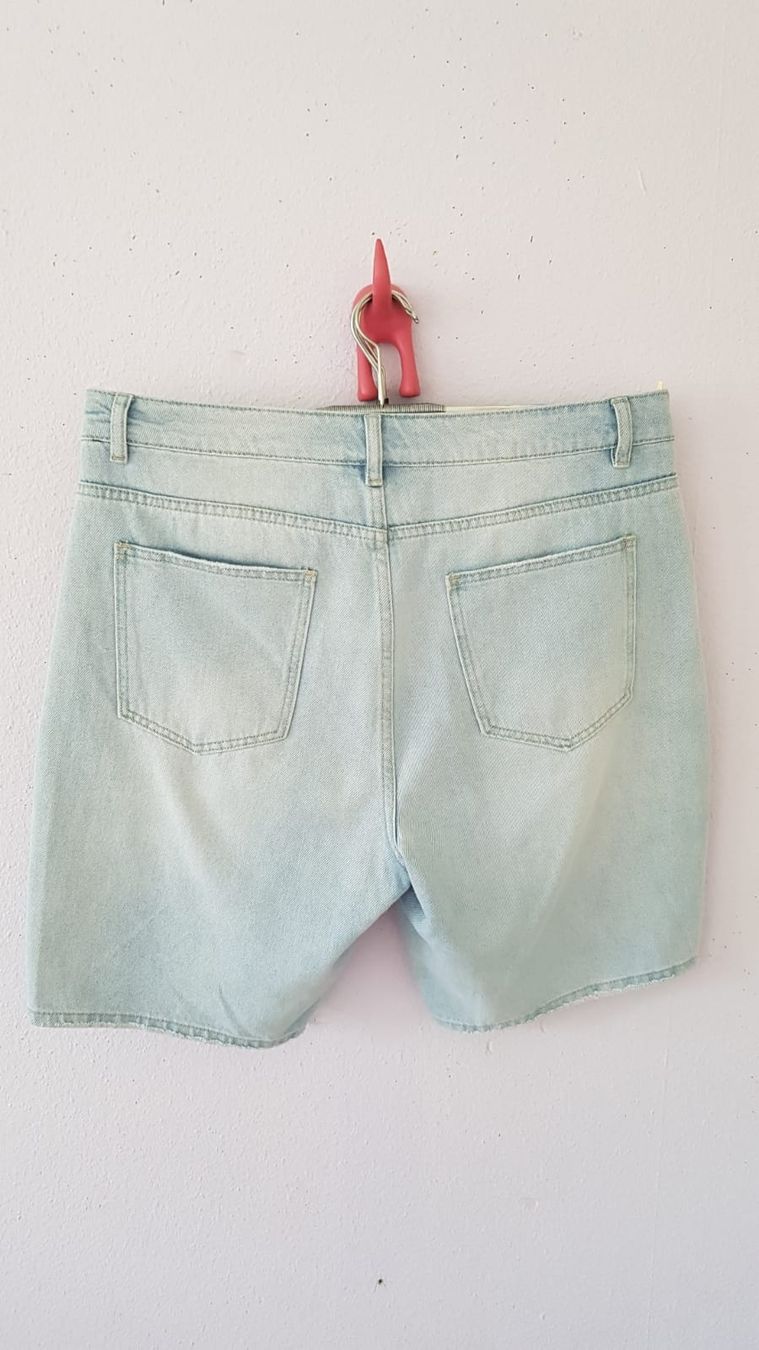 Jeans: Bermuda jeans mom taille 44 ample zebra – Nuovo (secondo la descrizione) da Versoix venduto da aline_b 1