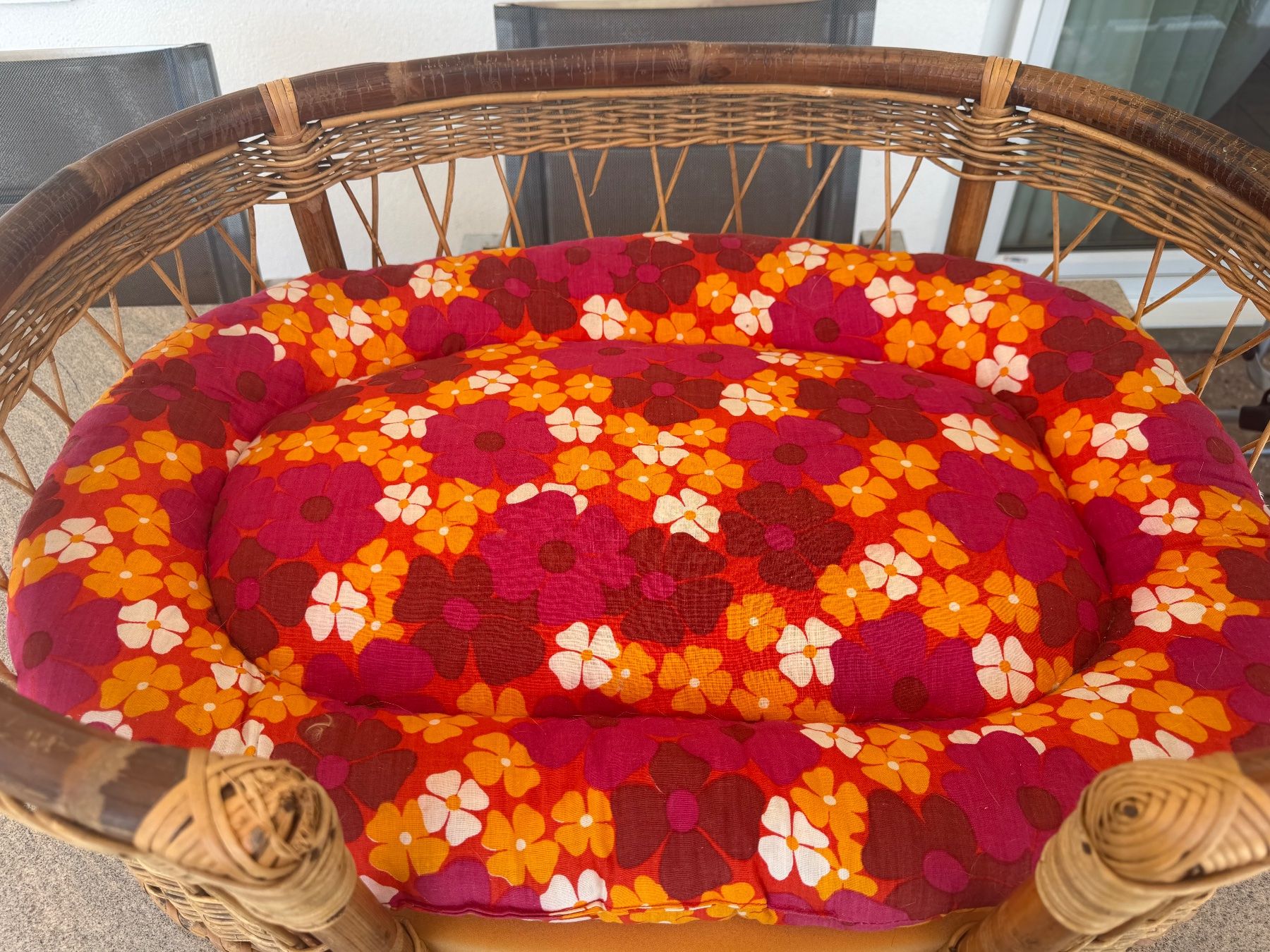 Liege- & Schlafplätze: Vintage Rattan Hundebett – Gebraucht aus Geroldswil von Jeremy11 7