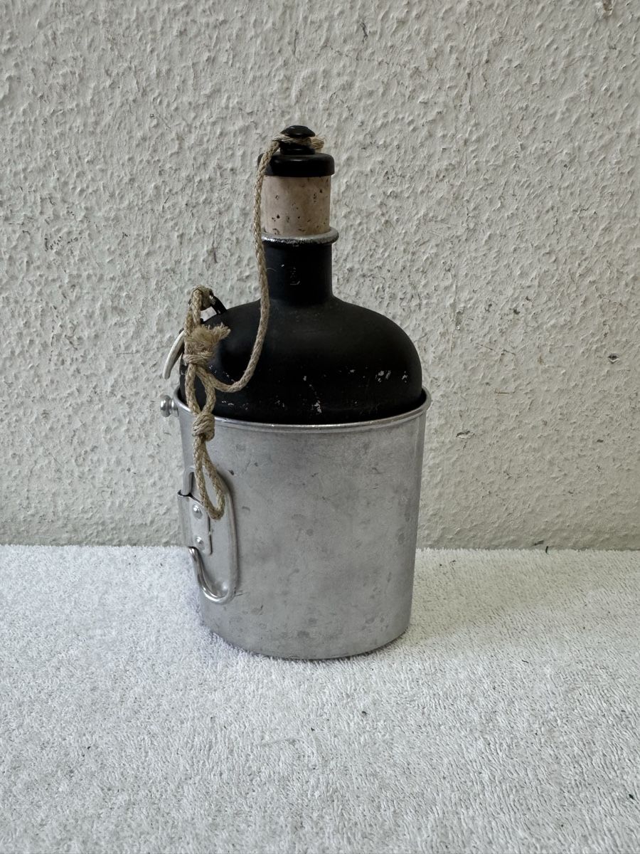 Schweizer Armee Attrezzatura & Pezzi di ricambio: Schweizer Militär Trinkflasche – Usato da Lenzburg venduto da Meister_k 1