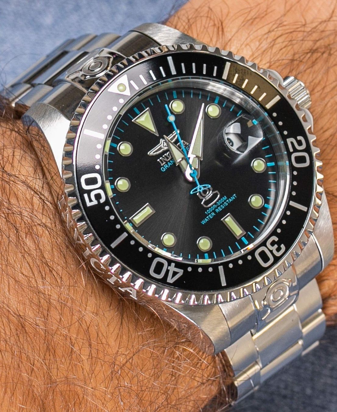 Invicta Uhren: Taucheruhr 300m Automatic NEU – Neu und originalverpackt aus Kägiswil von Pz711